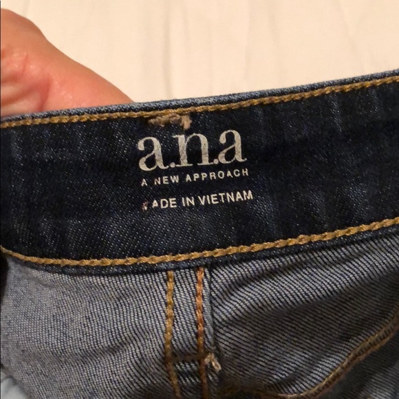 Denim shorts - Picture 3 of 5